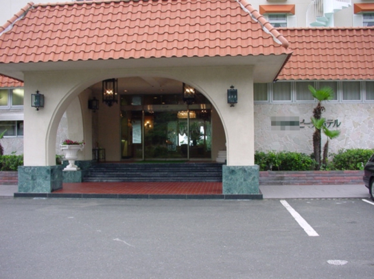 BeachHotel02.jpg